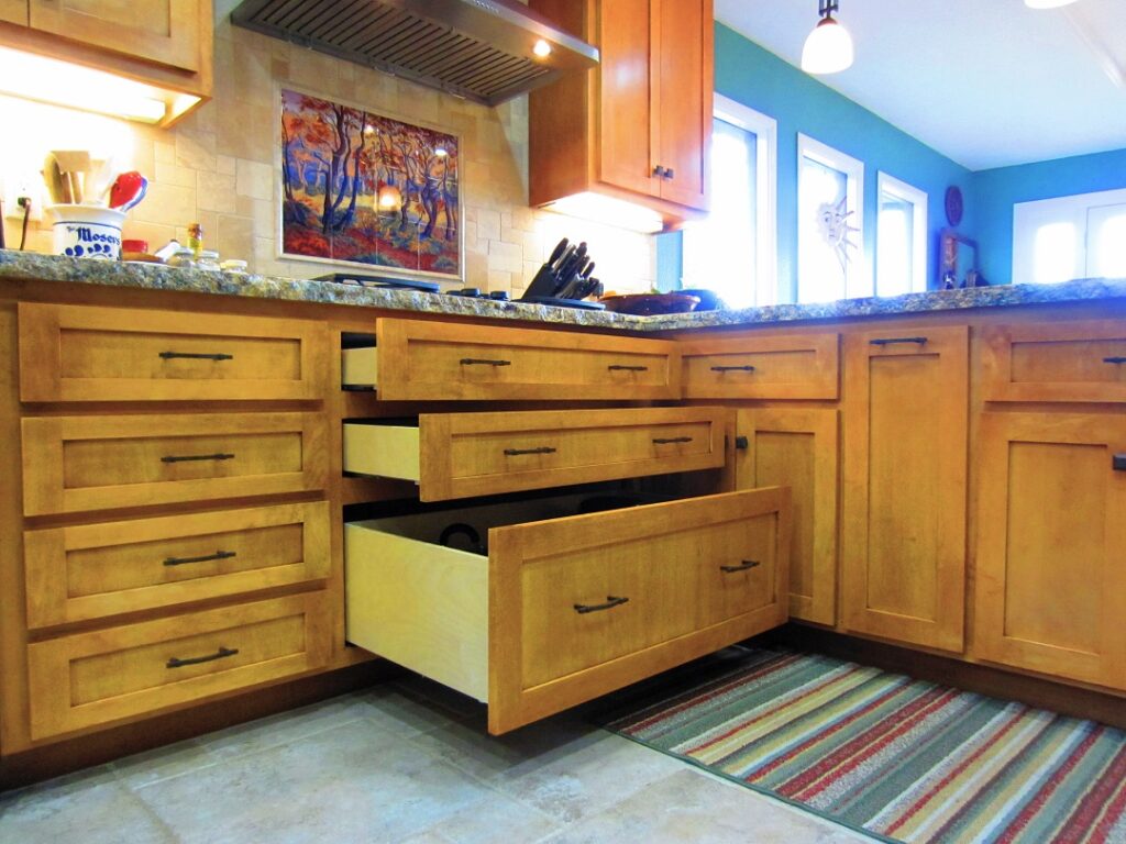 Five piece shaker drawer fronts on heavy duty pot and pan drawers